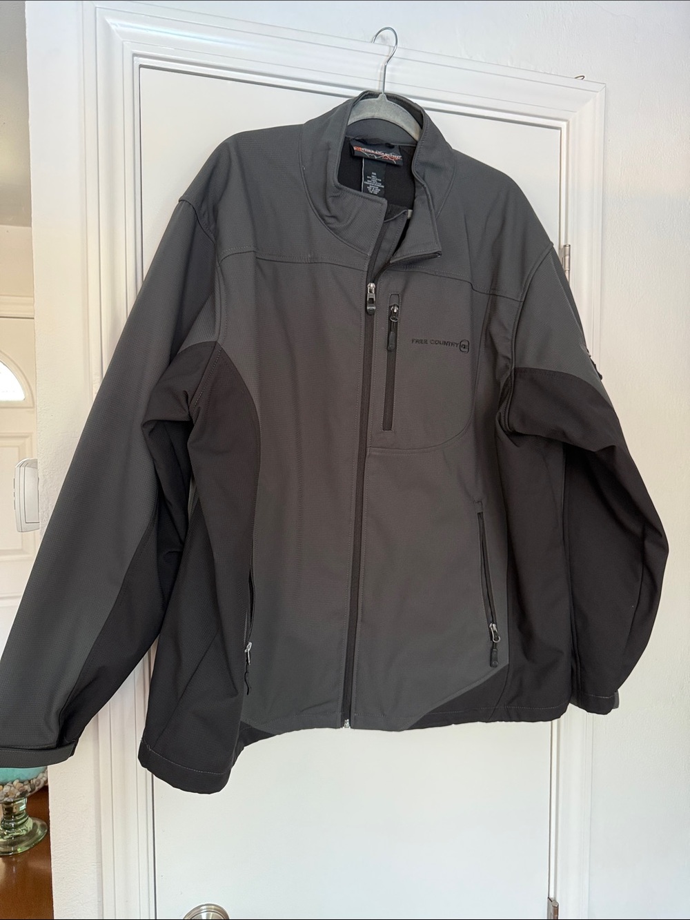 Free Country Men's Dark Gray Two-Tone Softshell Jacket